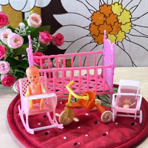 画像1: ピンクのベビーセット★赤ちゃん　ベッド大　ゆれる椅子　乳母車　三輪車　OM584 (1)