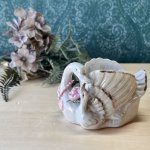 画像1: ベイビーわるきゅーれドラマタイアップ品　白鳥の陶器製小物入れ　vintage　 (1)
