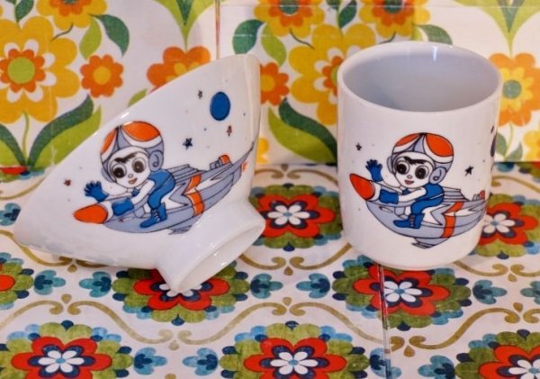 画像1: NIKO　レトロポップ　宇宙イラスト　陶器食器２種（茶碗・湯飲み）　CW117 (1)