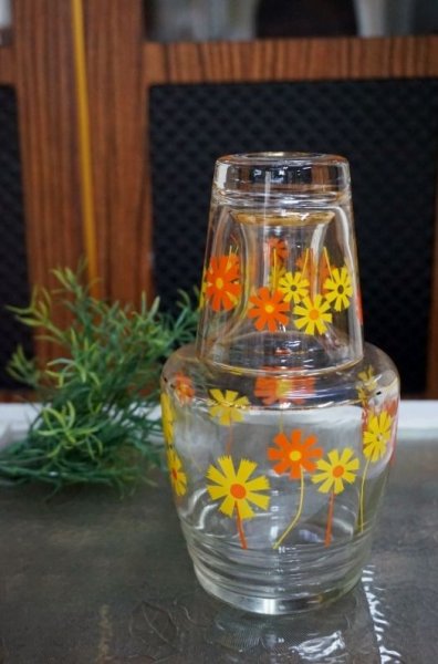 画像1: アデリア　クラウン冠水瓶ガラスピッチャー　デイジー花柄　オレンジ　PG24 (1)