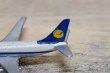 画像7: Vintage Schuco シュコー社　Lufthansa Boeing 737　ルフトハンザ　ボーイング７３７　ドイツ航空飛行機　おもちゃ　OM319 (7)
