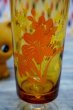 画像2: アンバーガラス　足付きグラス　飴色　オレンジ　花柄グラス　レトロ　G710 (2)