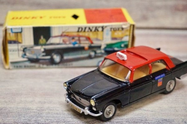 Peugeot 404 taxi G7 DTF576 1400 antenne DINKY TOYS 