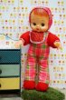 画像2: 昭和レトロな抱き人形　鳴き人形　赤ちゃん　ピンクチェック　赤スタイ　デッドストック　OM601 (2)
