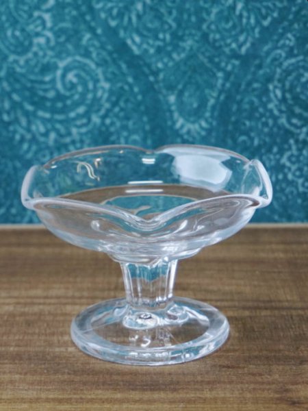画像1: 純喫茶　ガラスのアイスクリームカップ　デザートグラス　パフェ　花の模様　GU215 (1)