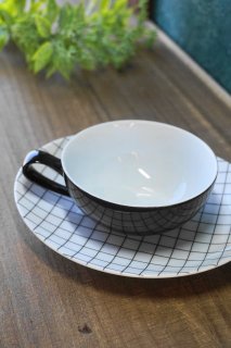 TOYOTOKI東洋陶器 モダンティーカップ&ソーサー misono 藍色 花 TOYOTOKI東洋陶器 モダンティーカップ&ソーサー misono 藍色 花