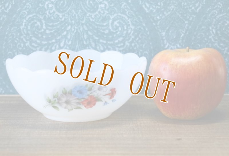 画像8: アルコパル　フランス　ミルクガラスボウル　花柄　スカラップ　1個　PL19 (8)