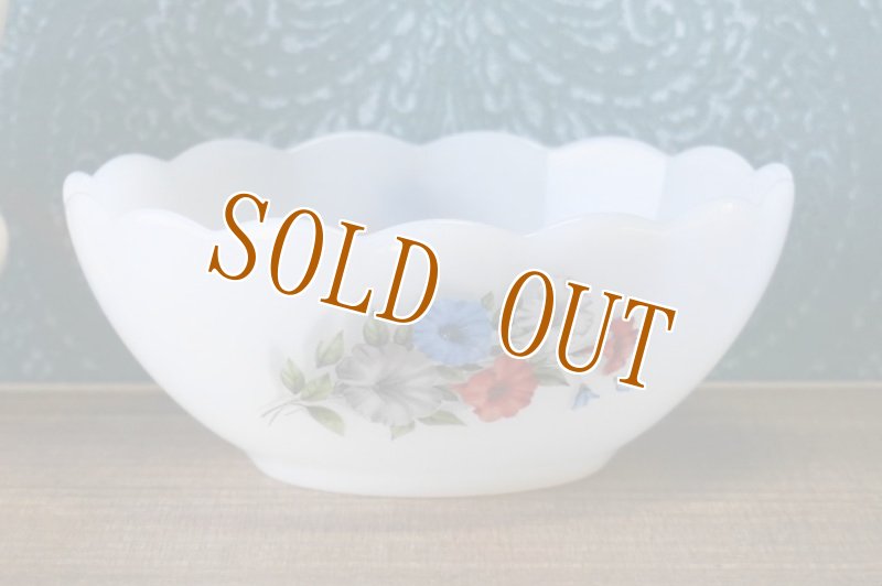 画像2: アルコパル　フランス　ミルクガラスボウル　花柄　スカラップ　1個　PL19 (2)