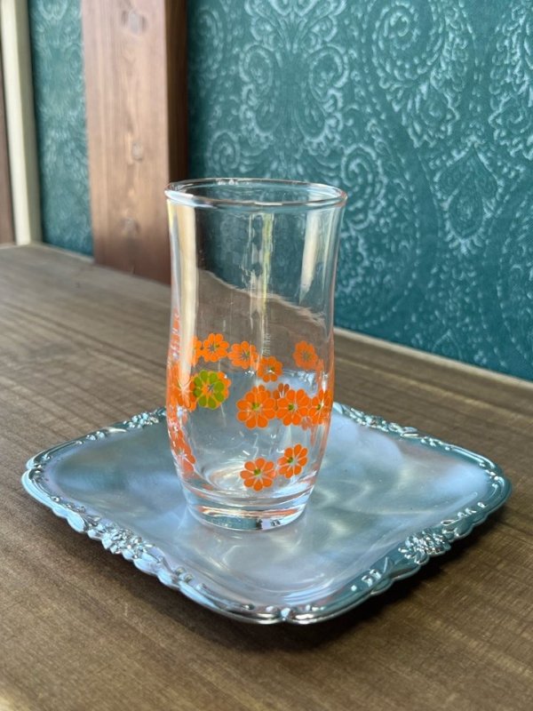 画像2: レトロポップ　ひとつだけグリーンの花　小ぶりな花柄グラス　GL174 (2)