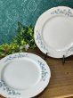 画像1: YAMATU JAPAN CHORI 可憐な青い花柄の20cmプレート皿　2枚セット　ブルー　フラワー　SS221 (1)