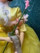 画像3: オルゴール人形　ポーズ人形　黄色ドレス　禁じられた遊び　OM795 (3)