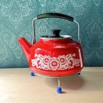 画像10: 北欧風　ホーローケトル　レッド　赤にホワイトの花柄　vintage　琺瑯やかん (10)