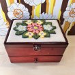 画像2: 大きめの木製アクセサリーボックス　引き出し付き　花刺繍　宝石箱　USEDvintage (2)