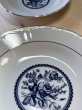 画像3: T・M　CHINA　レトロなブルーローズのプレート皿　カレーシチュー皿　2枚　3枚　花柄 (3)