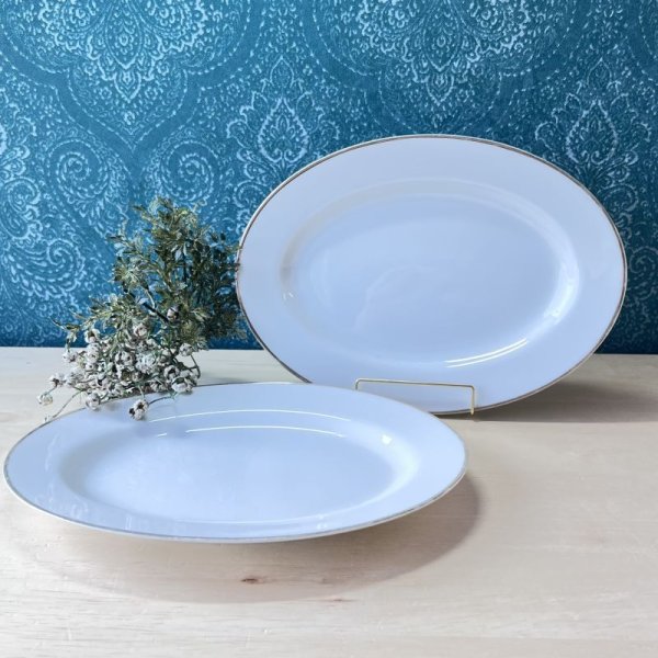 画像1: 純喫茶　白い楕円形プレート皿　オムライス　オムレツに　2枚セット　vintage (1)