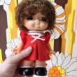 画像4: くるくるパーマの女の子ソフビ人形　赤いワンピース　USED　20cm (4)
