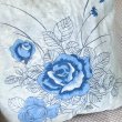 画像2: オリエンタルな青い薔薇のクッションカバー　座布団カバー　麻混 (2)