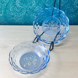 青ガラス 大きめのガラス器 花柄 気泡入り