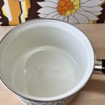 画像7: ベイビーわるきゅーれドラマタイアップ品　アウトレット　象印エナトップ　ホーロー片手両手鍋　18cm2.2ℓ　北欧風柄　ブルー　花柄　青蓋 (7)