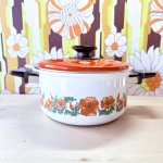 画像2: 三基ホーロー　サンクックホーロー鍋　ソースパン　両手鍋　ゴールドフラワー　花柄　オレンジ蓋 (2)