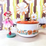 画像1: 三基ホーロー　サンクックホーロー鍋　ソースパン　両手鍋　ゴールドフラワー　花柄　オレンジ蓋 (1)