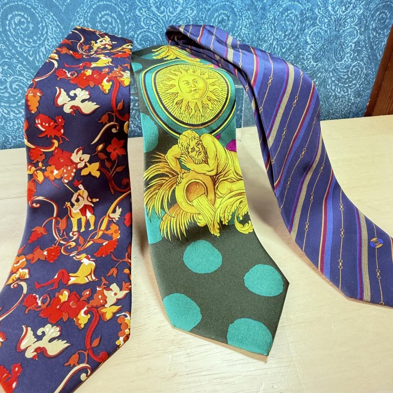 画像1: vintage　antique　ネクタイ　フェラガモ　ヴェルサーチ　グッチ　各種 (1)