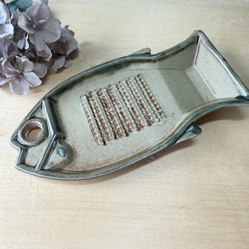画像1: 魚の形をしたおろし器 (1)