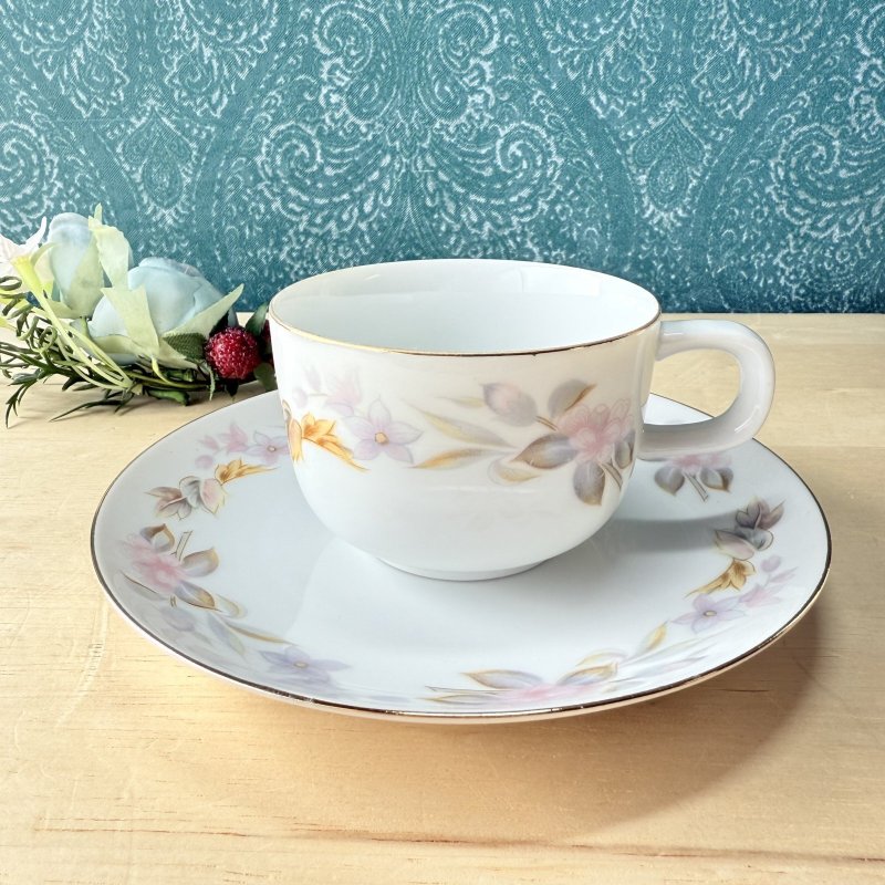 画像1: shibata china 淡く可憐な花柄のカップ＆ソーサー　金縁 (1)