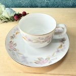 画像2: shibata china 淡く可憐な花柄のカップ＆ソーサー　金縁 (2)