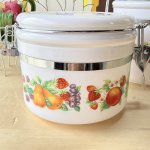 画像2: 陶器かと思ったらプラスチックのなんちゃってキャニスター2個セット　保存容器　フルーツ (2)