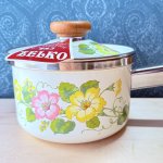 画像2: マルビシ　ゼルコ　ホーロー片手鍋　深型　花柄　16cm2ℓ　 (2)