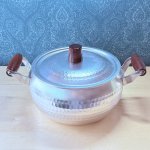 画像2: 打ち出しのころんとまあるいアルミ鍋　ウッドハンドル　23cm (2)