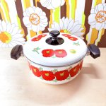 画像2: レトロポップ　タイガー　モンセーブル　花柄ホーロー鍋　レッド　20cm　 (2)
