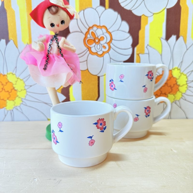 画像1: レトロポップ　昭和レトロなピンク花柄のスタッキングマグカップ　1個〜 (1)