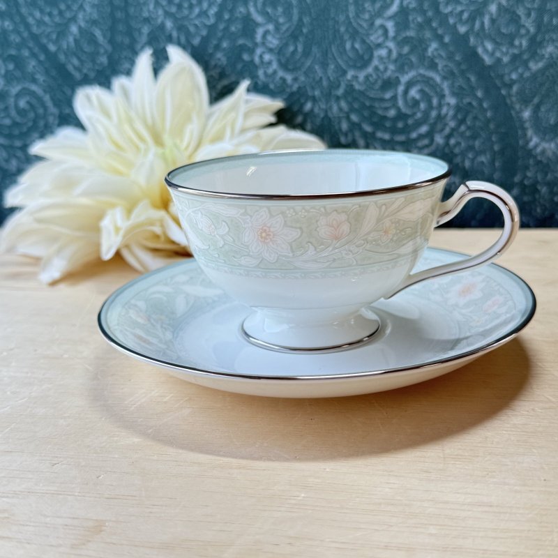 画像1: NORITAKE　ノリタケ　フェアモント　boneChina　ライトグリーン　フラワー　カップ＆ソーサー (1)
