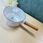 画像4: ガラス蓋　カラフル水玉のホーロー片手鍋　16cm　ウッドハンドル (4)