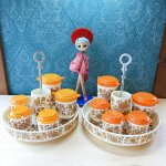 画像1: ワールド印　花柄　アカシア 　箸立て付きカスターセット　調味料入れ　各カラー (1)