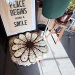 画像1: hapihapi handmade お花の円座　 (1)