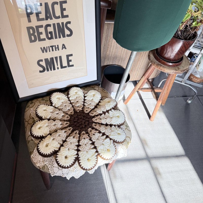 画像1: hapihapi handmade お花の円座　 (1)