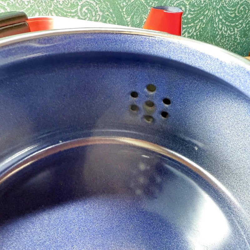 画像8: 北欧風　ホーローケトル　レッド　赤にホワイトの花柄　vintage　琺瑯やかん (8)