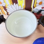 画像8: ヤマタカ　青いリンゴのホーロー両手鍋　レトロポップ　青蓋　北欧風　20cm　アップル　りんご　 (8)