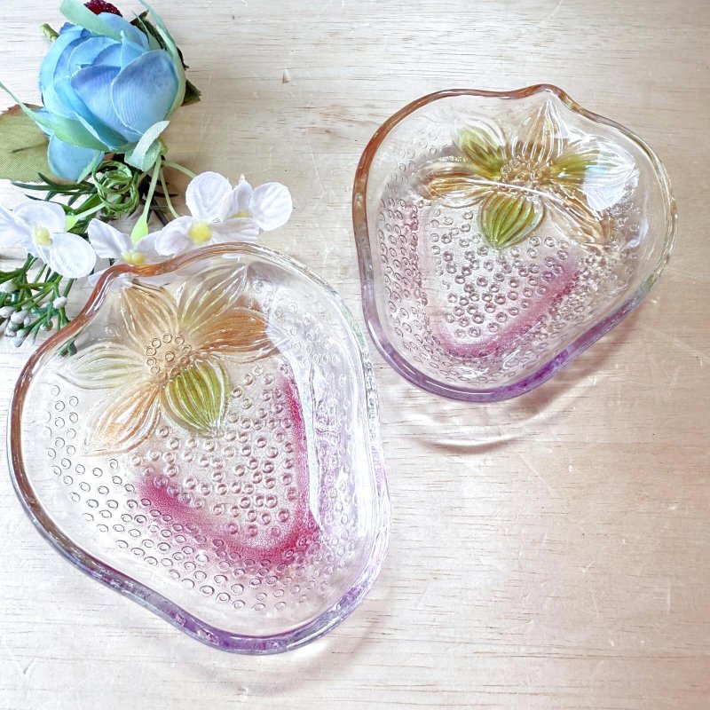 画像2: ストロベリー　いちごのガラス皿　豆皿　2個セット　 (2)