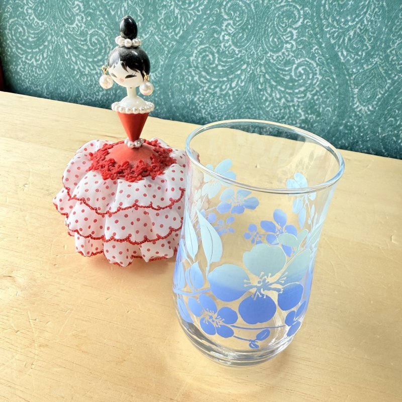 画像2: 佐々木ガラス　まるみくびれグラス　タンブラー　ブルーグラデーション花柄　 (2)