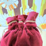 画像5: ベロアの巾着　金紐　花　ワインレッド系 (5)