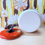 画像8: ワカバト つまみが可愛い!オレンジ蓋ホーロー片手鍋 花柄 18cm (8)