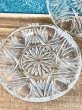 画像4: レトロなガラス皿　中心に花模様　13.5cm　2枚セット (4)