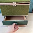 画像4: vintage　小引き出し付きモケット素材のレトロな裁縫箱　セルロイド仕切り付き　モスグリーン (4)