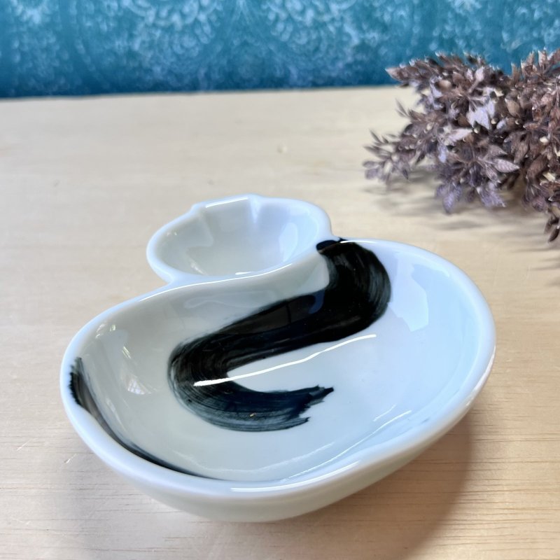 画像2: 有田焼　瓢箪　ひょうたん　陶器　小鉢　和風モダン (2)