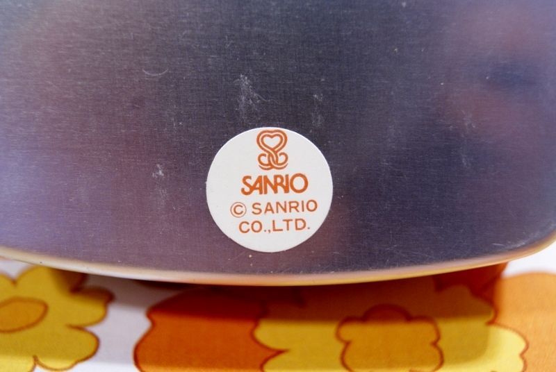 激レア☆サンリオ旧ロゴ１９７６年ハローキティアルミ弁当箱70年代