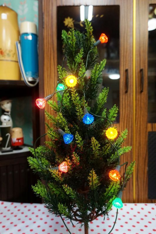 マツコの知らない世界に出演したライトです♪クリスマスツリーライト　オーロライルミネーション　電飾　照明　10球　SD305